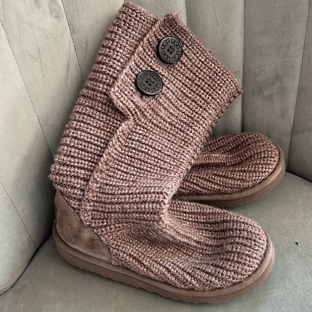 Gray cardigan Uggs